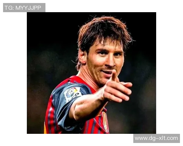 足球明星帅气与魅力并存的传奇故事与成就解析